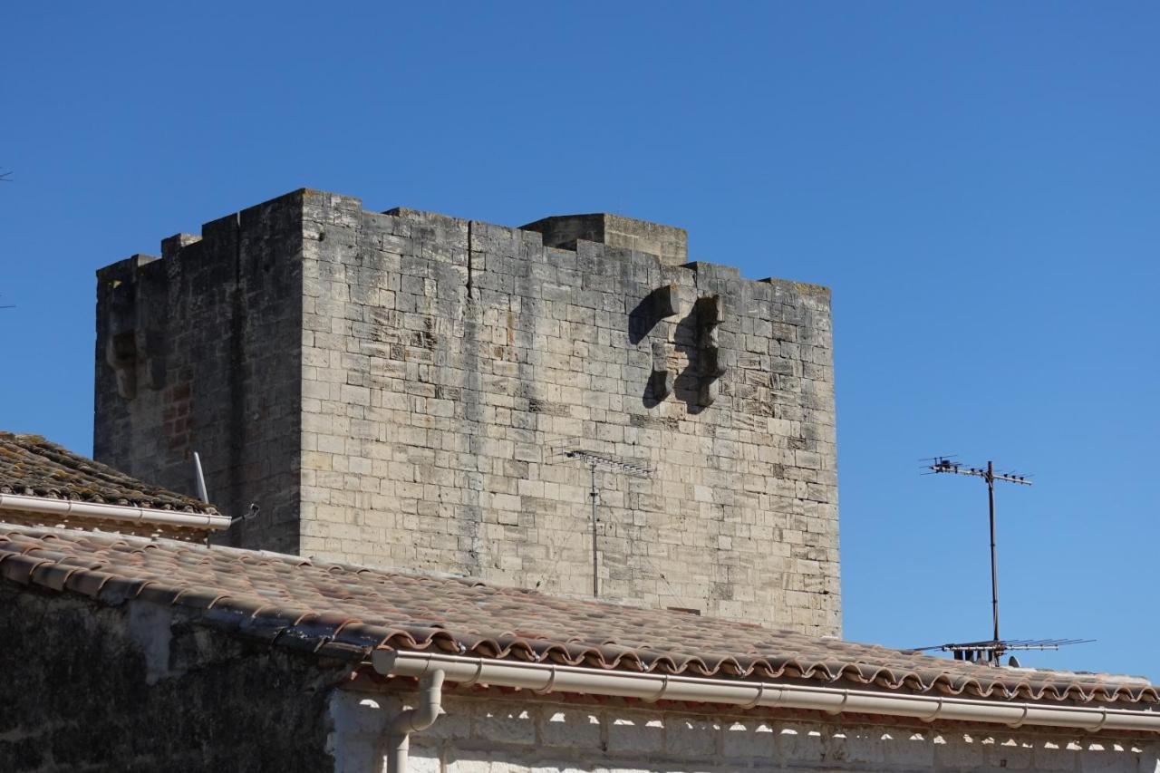 Bel Appartement Terrasse 4 Etoiles Intra Muros Aigues-Mortes Exterior foto