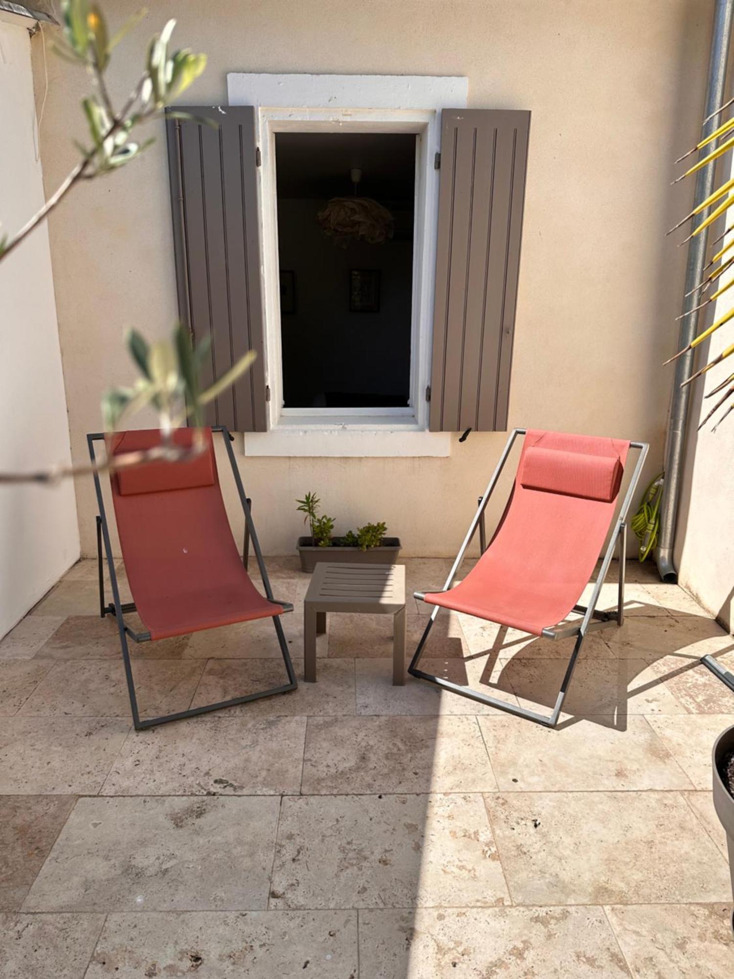 Bel Appartement Terrasse 4 Etoiles Intra Muros Aigues-Mortes Exterior foto