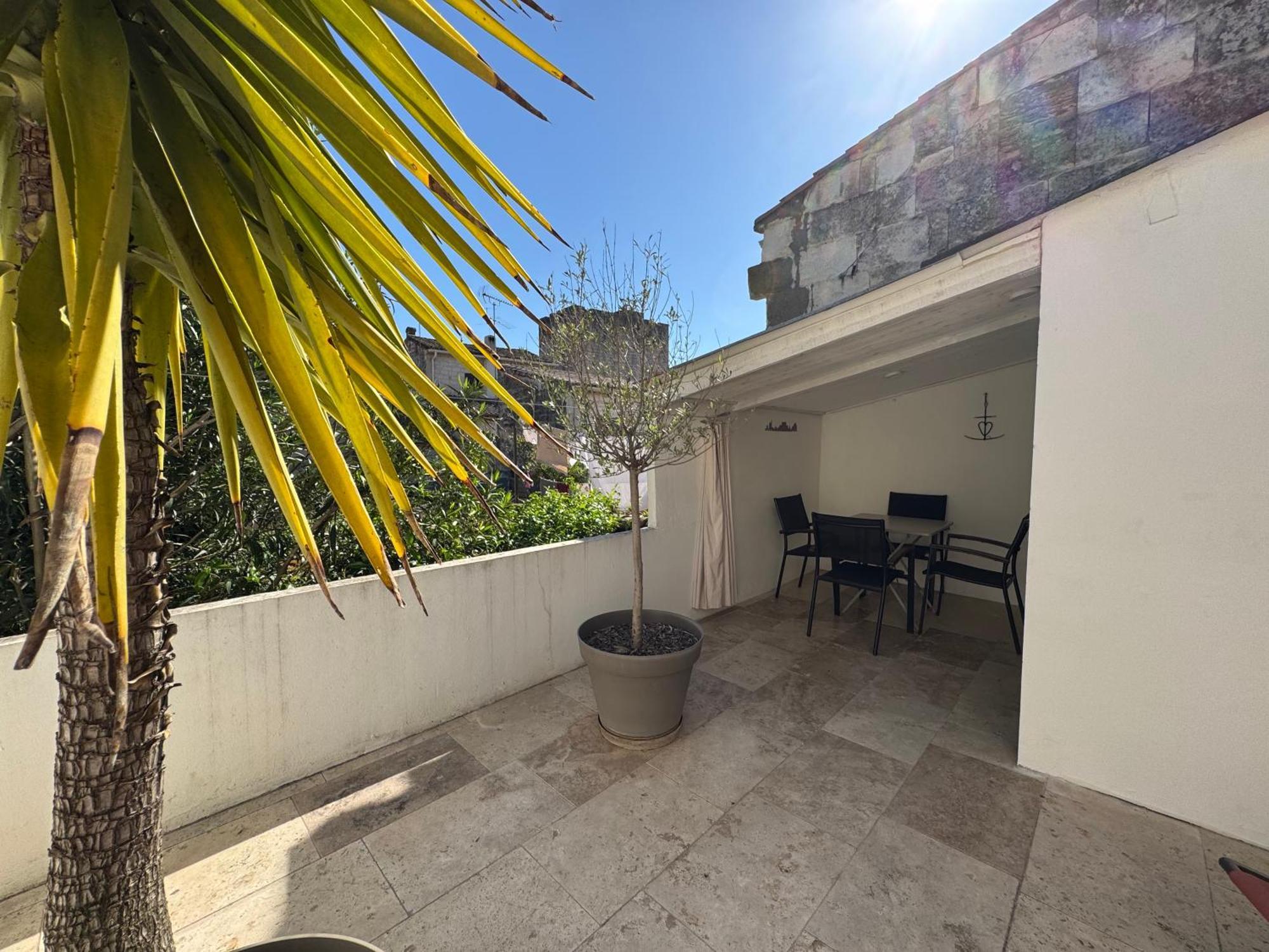 Bel Appartement Terrasse 4 Etoiles Intra Muros Aigues-Mortes Exterior foto
